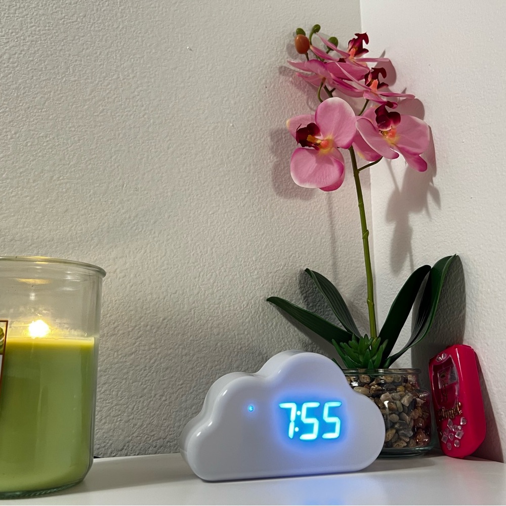 White cloud alarm clock☁️💤💙